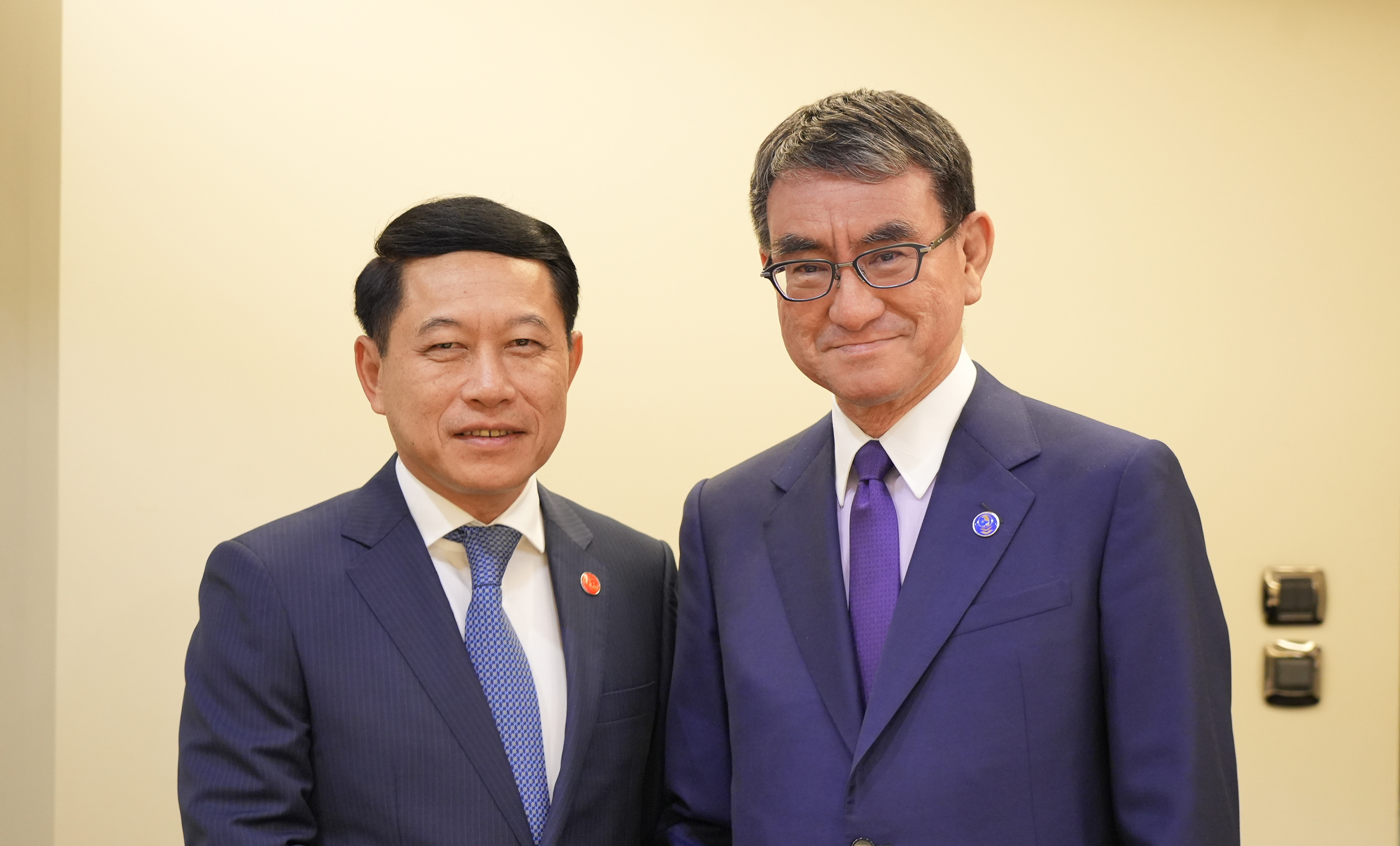Meeting with Mr. Saleumxay Kommasith, Deputy Prime Minister and Minister of Foreign Affairs