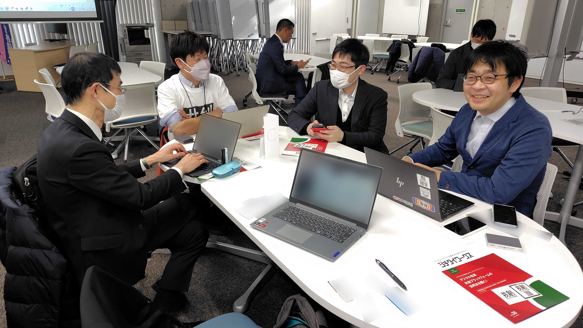 Participants discussing how to utilize open data