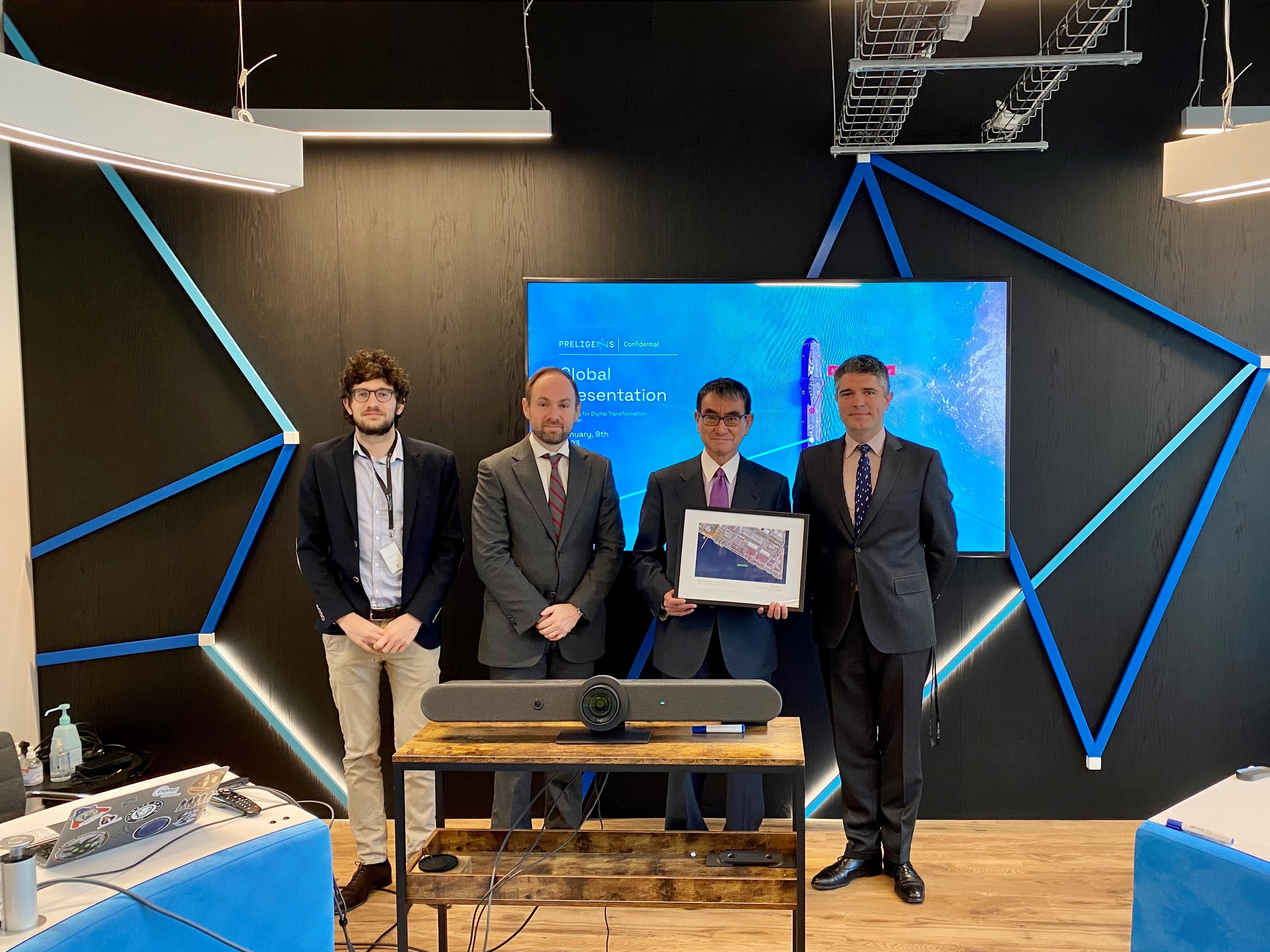Group photo with the representatives from the digital-related companies