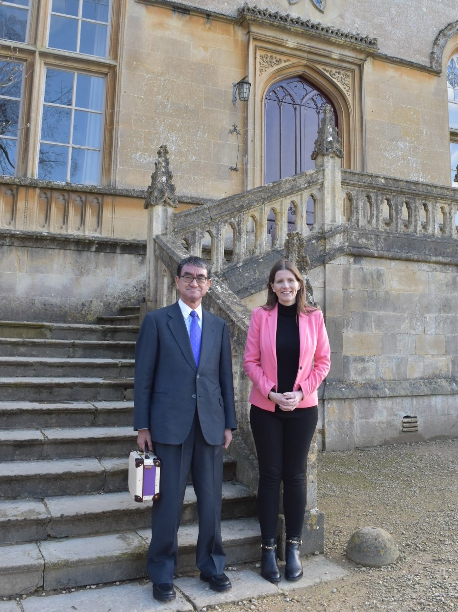 Minister Kono (left) and Ms. Donelan (right) standing side by side.