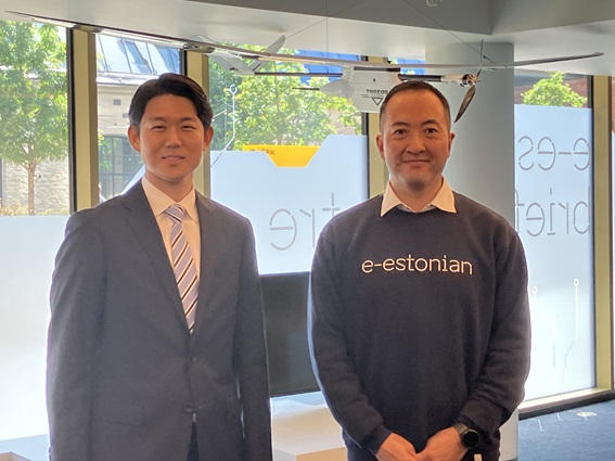 Photo at the e-Estonia Briefing Centre. Vice-Minister Kishi on the left.